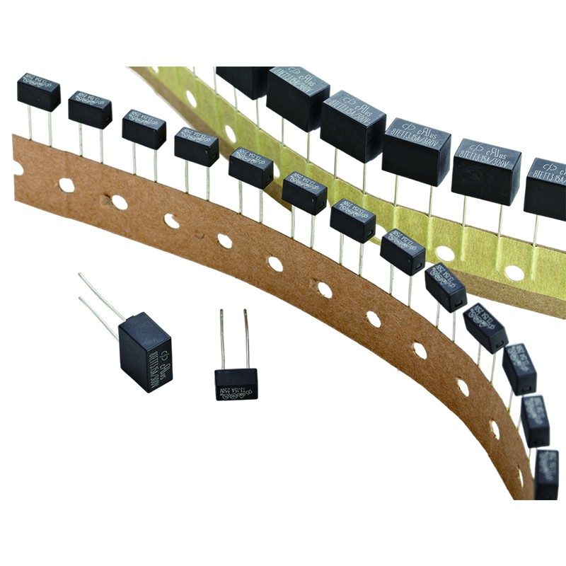 Radial paksi melalui lubang lubang